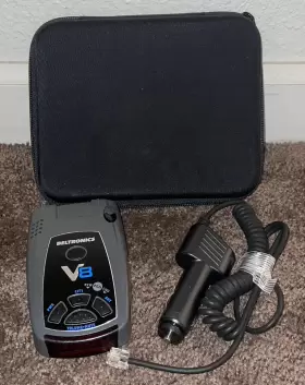 162009-00 Beltronics 16200900 V8 Model Radar Laser Detector With Power Cord And Case