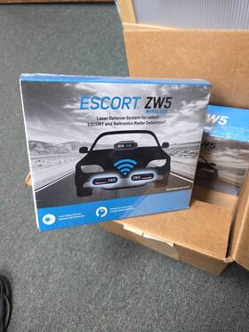 Escort 737795106418 Zw5 New Sealed.includes Direct Wire 1