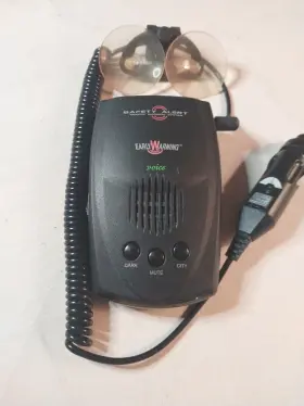004228 Radioshack Safety Alert Traffic Warning Voice Laser / Radar Detection System